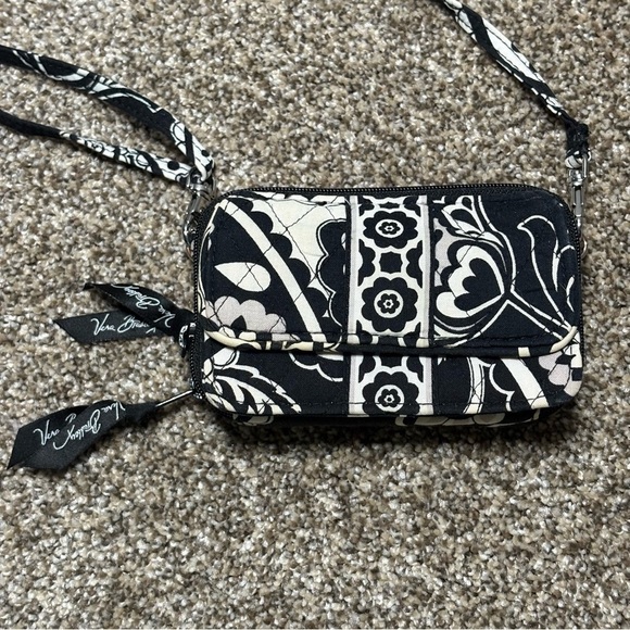 Vera Bradley Black Zipper Pulls - Picture 3 of 11